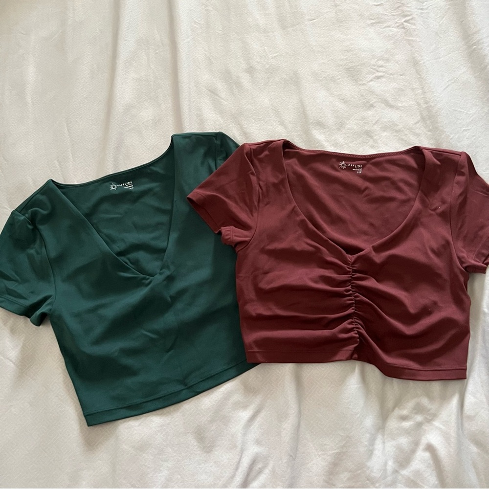 OFFLINE BY AERIE REAL ME V-NECK T-SHIRT (S)